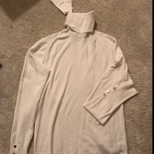  - Zara white knit turtleneck new

