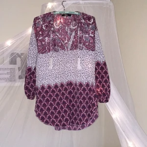  - Säljer denna fina tunika från bikbok. Enbart använd ca 3 gånger. Som ny✨🌷