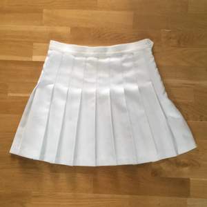 American apparel white tennis skirt. Good condition 