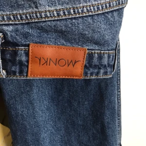  - Från monki, använda fåtal gånger så typ nyskick :)   Sista bilden är tagen från Google 