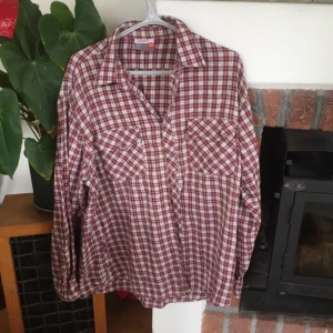  - Jätteskön, najs och snygg flanellskjorta! 