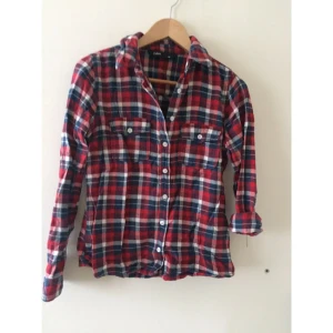  - Superskön flanellskjorta från Cubus 