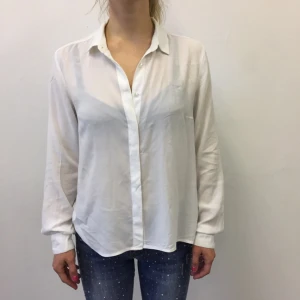  - Fin semi transparant skjorta från Frk