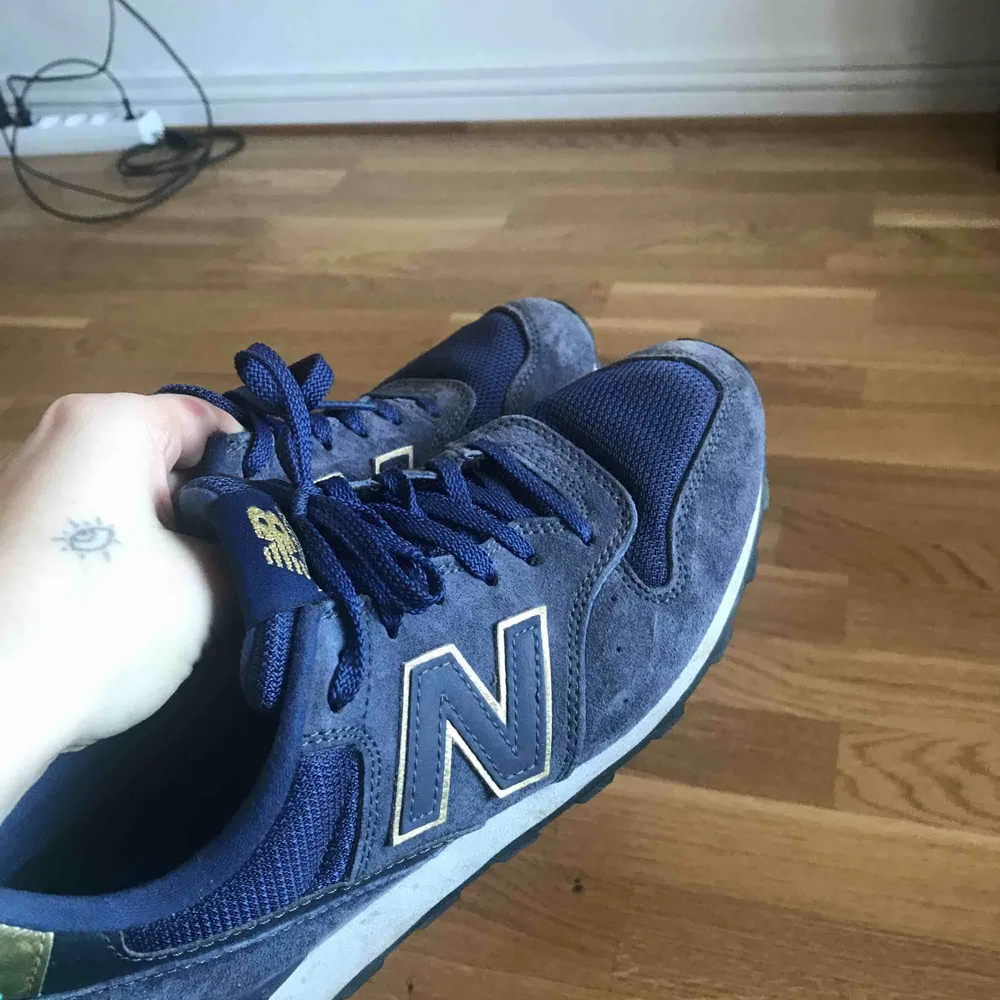 New balance skor i nästan nyskick, använda ett fåtal gånger! 🌟 köparen står för frakten. Skor.