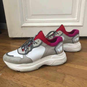  - Bronx skor, använda fåtal ggr. Jätte fint skick. Storlek 39.  