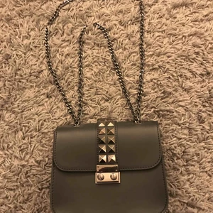  - Chiquelle väska, ny skick! Oanvänd