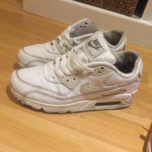  - Vita air max i bra skick 