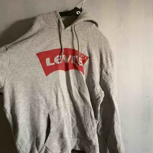 Levi’s hoodie (pris kan diskuteras)