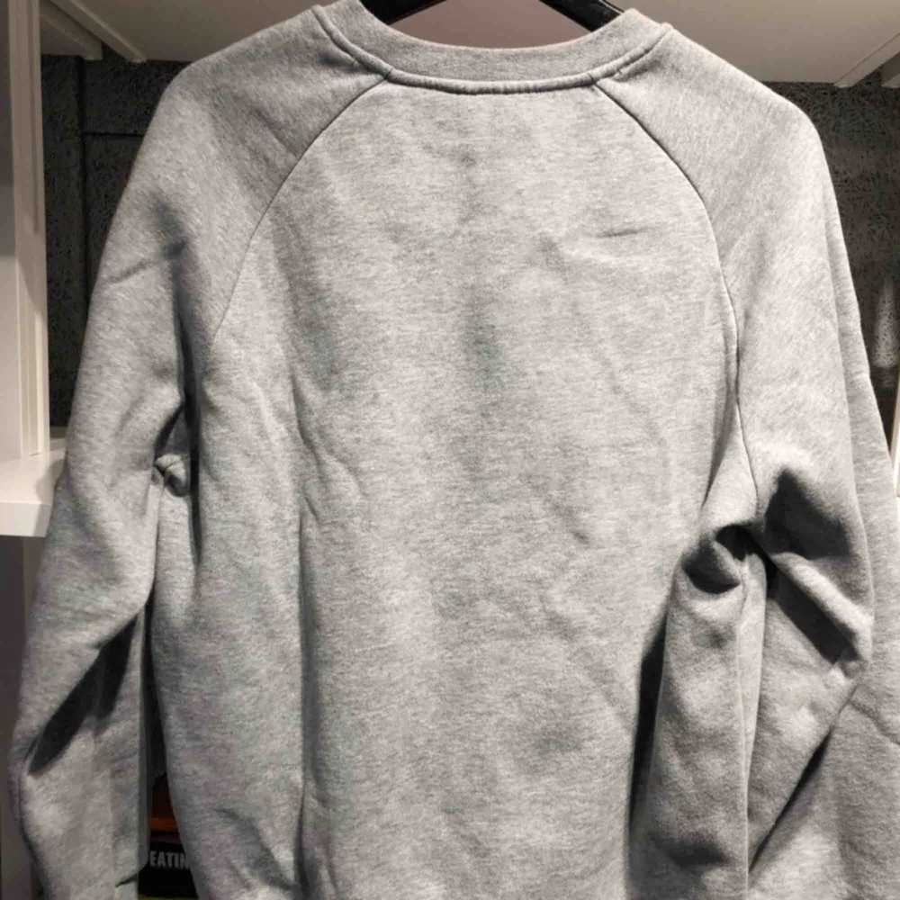 Sweatshirt / tröja från Gucci. Storlek Medium. . Hoodies.