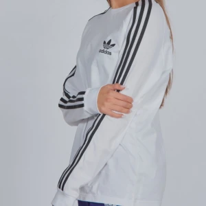  - Helt ny tröja endast tagit bort lapparna . 