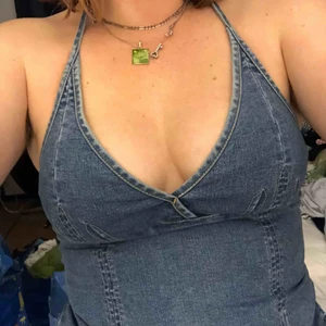  - 90s Denim-topp från hennes! 