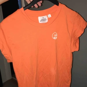  - Cheapmonday T-shirt som jag aldrig använder   Nypris:200 Mitt pris:90