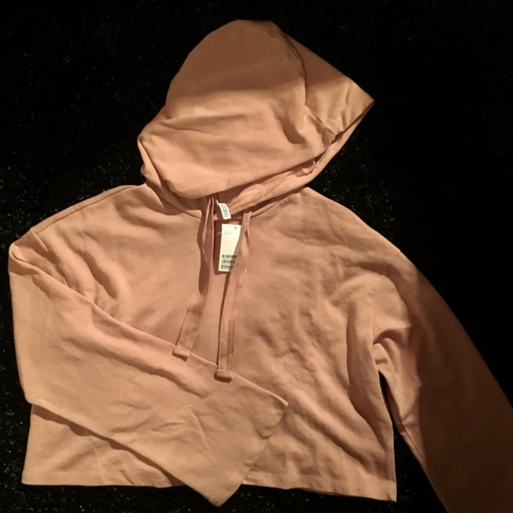 H&M light pink crop sweater with hood | Never used, still with original tag | Meet ups in Sthlm/ post fee not included ✨. Hoodies.