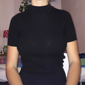  - fin tunn stickad tröja från monki!