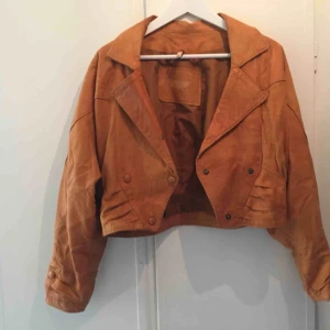  - Cool skinnjacka, köpt från second hand. 