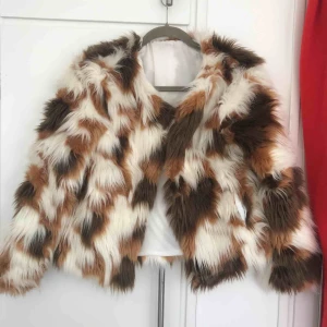  - Short fur jacket, Lovely texture, Great posture