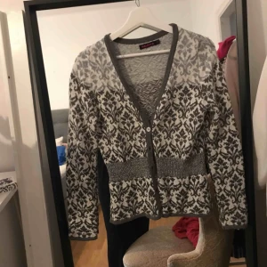  - Mysig kofta ifrån Indiska