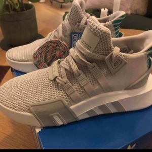  - Oanvända adidas eql ✨