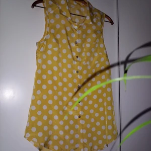 Somrigt linne/klänning - Superfint långt linne/kort klänning. Köpt på second hand, troligtvis hemmasydd! Ingen märkning.