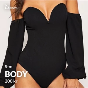 Body  - Off shoulder body l men liten i st passar s/m