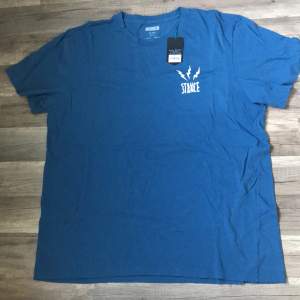 T-shirt från stance storlek XL, aldrig använd köparen står för frakt