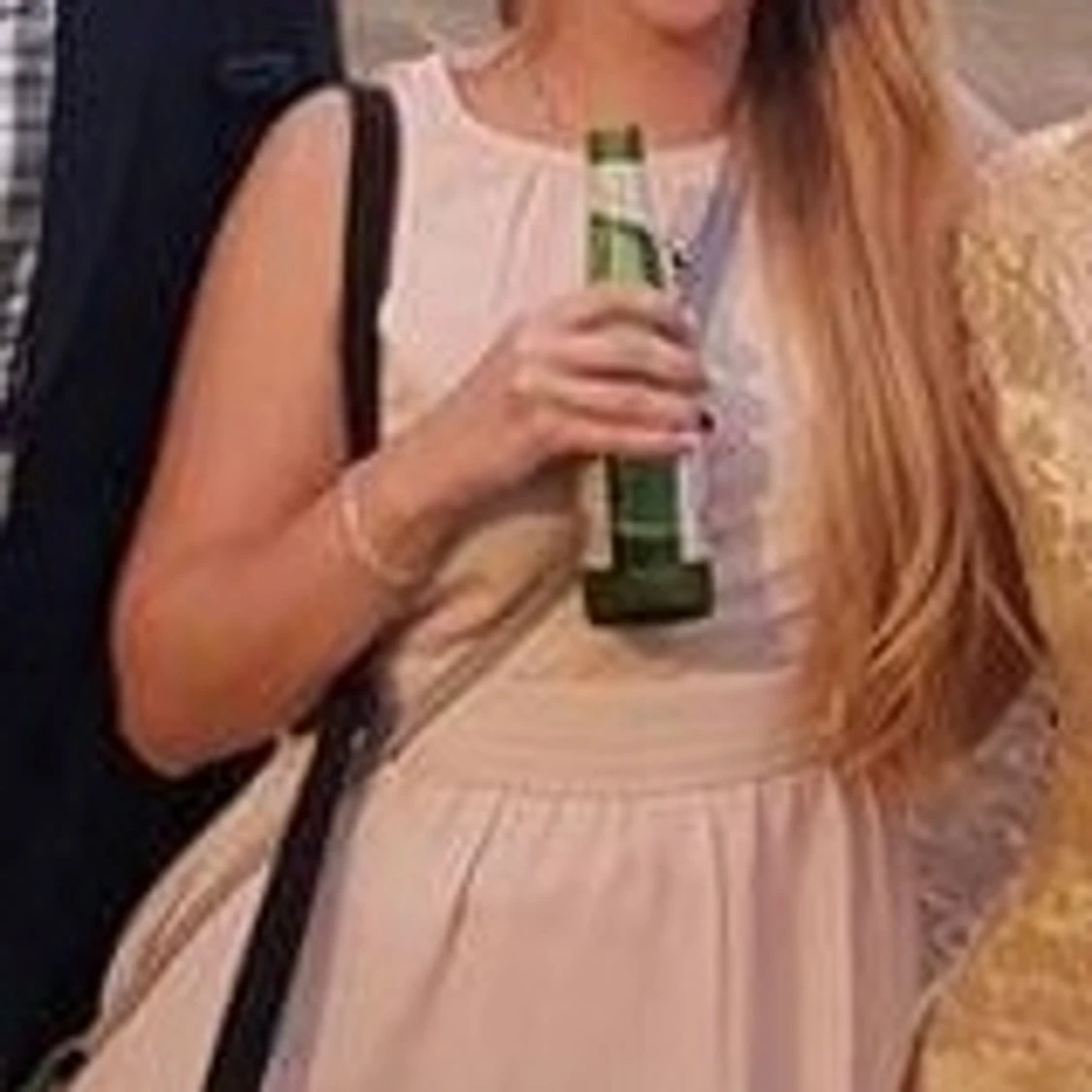 Ljusrosa, kort dressad klänning - 90