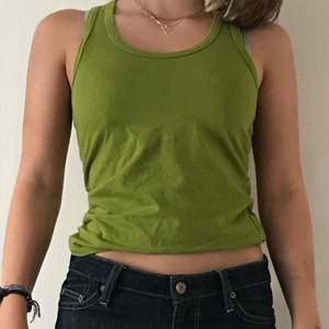 Ett grönt simpelt linne!