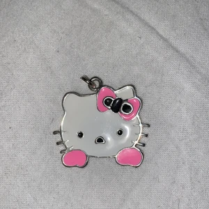 Hello Kitty berlock - Köpt i Christiania💖