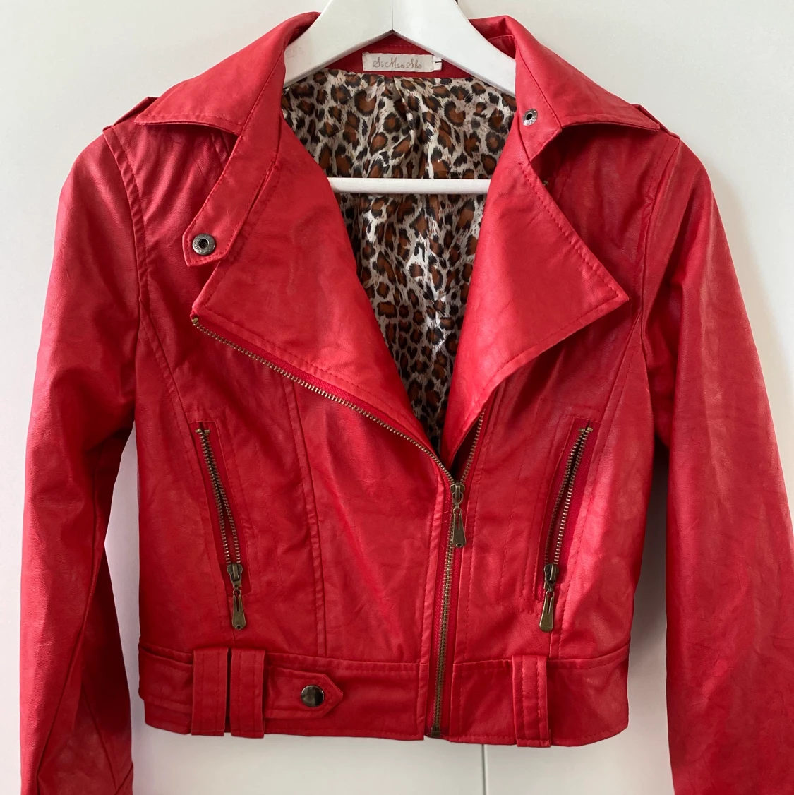 Skinnjacka imitation röd