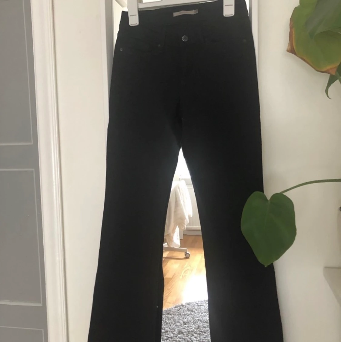 Svarta levis jeans, bootcut, w25