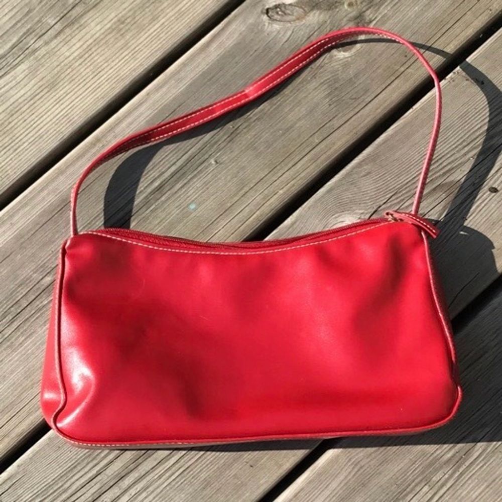 Röd handväska - Väskor | Plick Second Hand