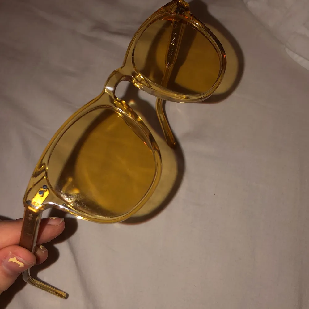 Solbrillor från Chimieyewear i modellen #001 mango. Har tyvärr inte kvar boxen eller kvittot då jag fick dem av en kompis. Köpta för 999 kr.. Accessoarer.