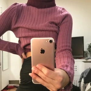  Rosa/lila retro polo  - Skit cool ribbad retro Rosa/lila polo i storlek xs/s