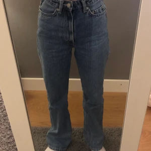 Weekday rowe jeans - Weekday jeans i modellen rowe💕köparen står för frakt 