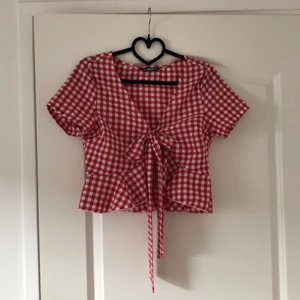 Topp - Lägg ett bud, vill bli av med snabbt. Inga skambud dock tack :)