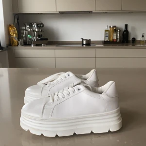 Sparsamt använda skor  - Storlek 3 / 36