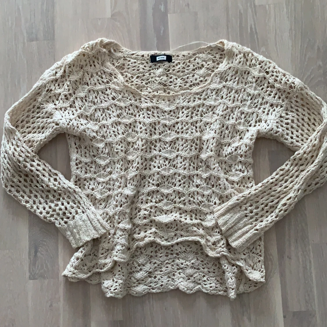 Virkad stickad tröja