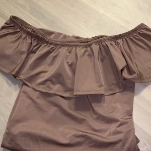 Body  - En super fin body som tyvärr aldrig kommit till användning i nude rosa färg  