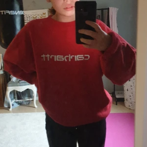 Carnartt sweatshirt - Röd swetshirt storlek M