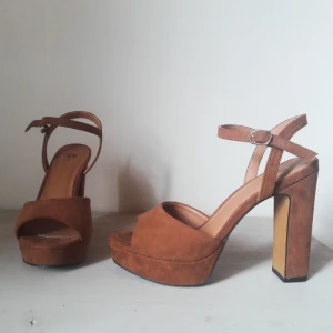  - Passar en liten 36:!a eller en 35:a. Bra skick! Med frakt: 120kr