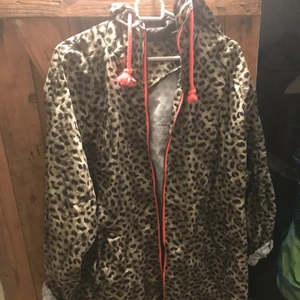  - Oversize regnjacka 