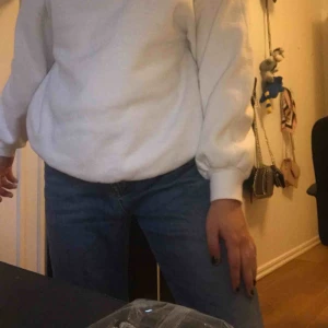 jeans  - jeans från hm också i rak modell!<3 