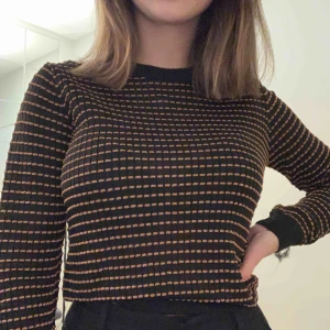  - Super snygg tröja från zara, aldrig använd