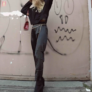  - Byxor från bubbleroom, endast använda på denna bilden. Frakt tillkommer :) 