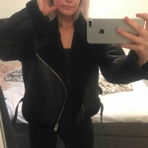  - Samma jacka men mer bilder 😊