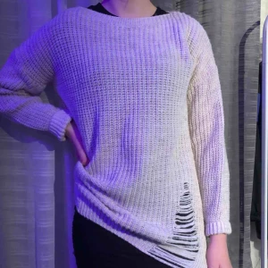  - Stickad oversized tröja:3 den har inget märke eller sådant! Väldigt lång och mysig