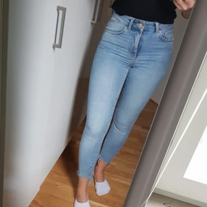 - Jeans - never denim. Frakt tillkommer