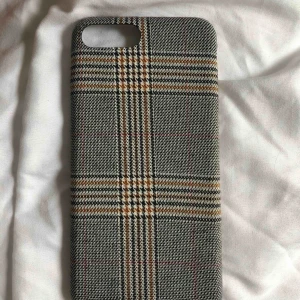  - Skal som passar iPhone 7/8 plus i fint skick som knappt är använd! 