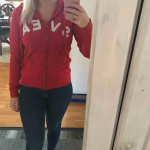  - Svea tröja 200k+frakt kan gå ner i pris. Aldrig använd 