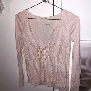  - Supersöt Odd Molly blus i storlek 0 vilket motsvarar XS/S, använd fåtal gånger. 